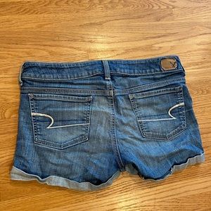 American Eagle women’s midi shorts